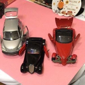 CHRYSLER DIE CAST COLLECTIBLE CARS